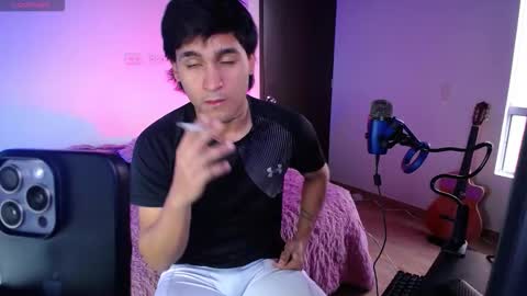 Christian Wang online show from 10.28.25