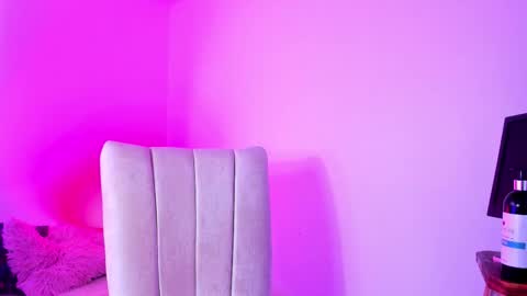 Christian Wang online show from 12.21.25