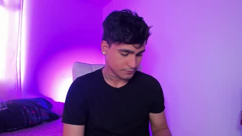 Christian Wang online show from 12.22.25