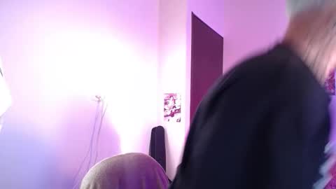 Christian Wang online show from 02.28.26