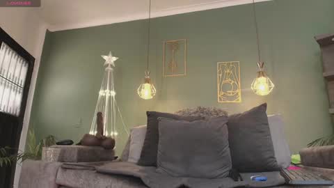 Christiekroes online show from 12.18.24