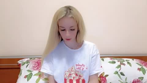 christihanson online show from 04.11.26