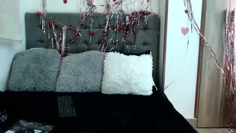 Snapshot of christiinemoore chatting on 09.22.25 Christine Moore online show from 09.22.25