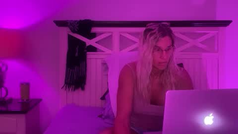 Snapshot of christinabruce chatting on 10.03.25 Chris Tina Bruce online show from 10.03.25