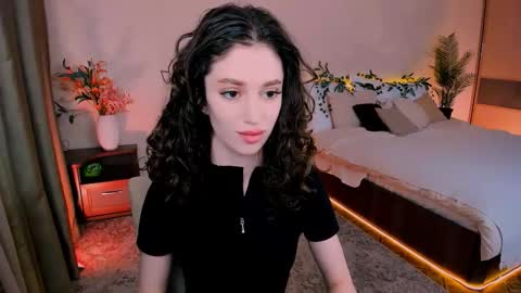 Snapshot of christinaconteeree chatting on 09.13.25 christinaconteeree online show from 09.13.25