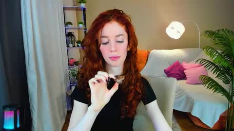 christinaconteeree online show from 11.25.25