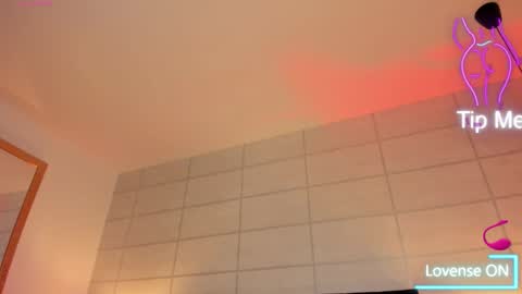 Christine  online show from 09.30.25