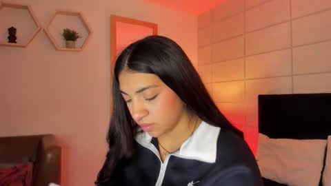 Christine  online show from 11.03.25