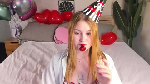 Snapshot of christine_wallker chatting on 09.13.25 christine_wallker online show from 09.13.25