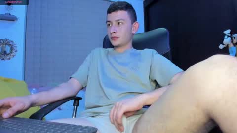 Snapshot of christmiller_1 chatting on 02.16.25 christmiller_1 online show from 02.16.25