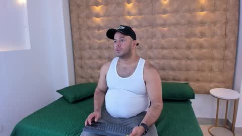 christopher_cruz_ online show from 11.23.25