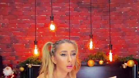 Snapshot of christyna_ross chatting on 12.29.24 christyna_ross online show from 12.29.24
