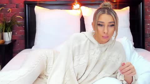 Snapshot of christyna_ross chatting on 02.04.25 christyna_ross online show from 02.04.25