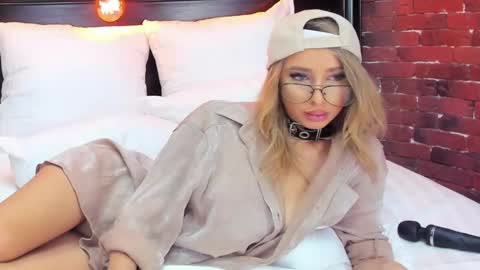Snapshot of christyna_ross chatting on 02.27.25 christyna_ross online show from 02.27.25