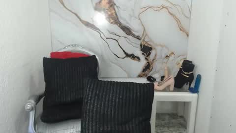 Snapshot of chrysta_12 chatting on 09.14.25 chrystal hotty online show from 09.14.25