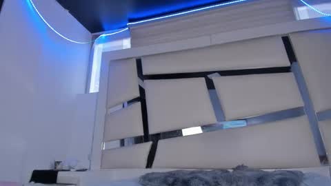 instagram chrystaljade.1 online show from 03.20.26