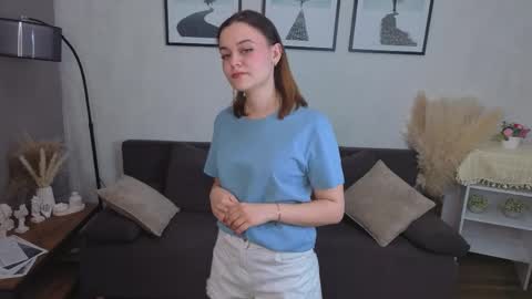 My name is Mia hello everyone online show from 04.05.26