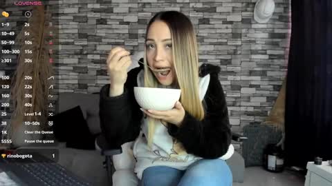 Snapshot of ciindy_lovee chatting on 10.03.25 Ciindy Lovers online show from 10.03.25