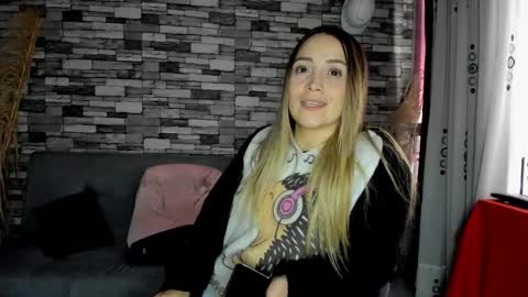 Snapshot of ciindy_lovee chatting on 10.23.25 Ciindy Lovers online show from 10.23.25