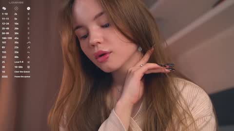   L  online show from 10.15.25