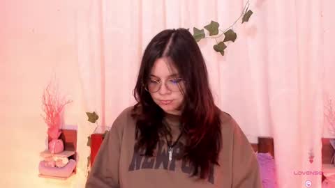 Snapshot of cinderella_lewis chatting on 02.19.25 Sofi Eva and Mey online show from 02.19.25