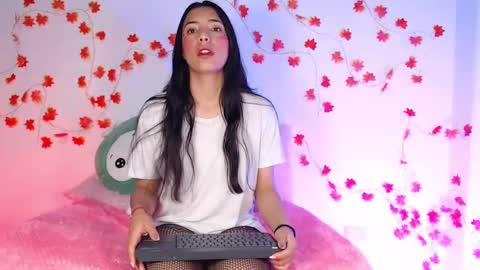 Snapshot of cinderella_lewis chatting on 03.01.25 Sofi Eva and Mey online show from 03.01.25