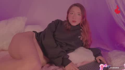 Snapshot of cinderella_lewis chatting on 10.25.25 Sofi Eva and Mey online show from 10.25.25