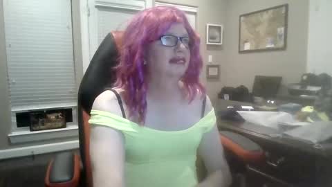 Snapshot of cindyhewittslut chatting on 09.17.25 cindyhewittslut online show from 09.17.25