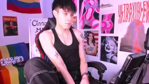 David     Independent Model online show from 02.17.25