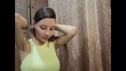 Snapshot of cirabonnet chatting on 11.27.25 Lisa Salivan online show from 11.27.25