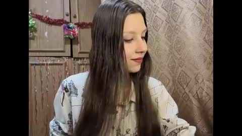 Snapshot of cirabonnet chatting on 12.19.25 Lisa Salivan online show from 12.19.25