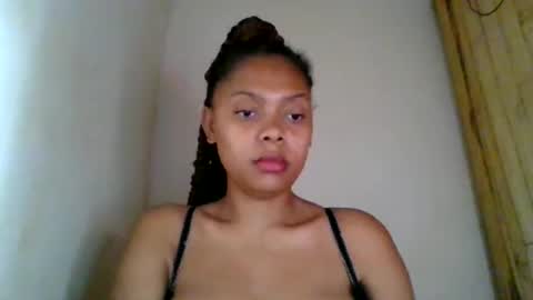 Snapshot of ckamilla45 chatting on 11.25.25 ckamilla45 online show from 11.25.25