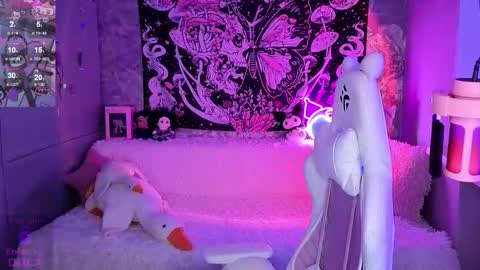 Claire Faers online show from 11.16.25