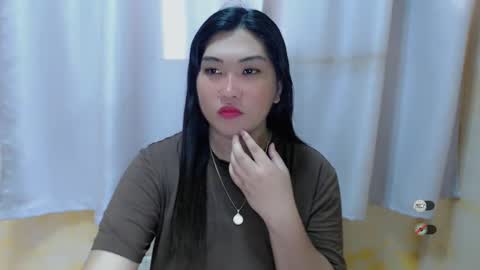 Snapshot of clairewntr_ chatting on 12.05.24 CLAIRE online show from 12.05.24