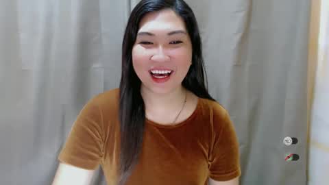 Snapshot of clairewntr_ chatting on 12.14.24 CLAIRE online show from 12.14.24
