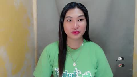 Snapshot of clairewntr_ chatting on 12.18.24 CLAIRE online show from 12.18.24