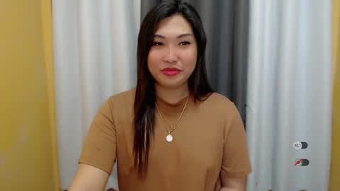 Snapshot of clairewntr_ chatting on 12.28.24 CLAIRE online show from 12.28.24