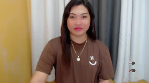 Snapshot of clairewntr_ chatting on 01.17.25 CLAIRE online show from 01.17.25