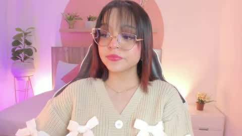 Snapshot of clara_lu chatting on 06.10.26 C L A R A online show from 06.10.26