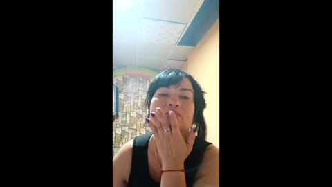 Snapshot of clarastone486141 chatting on 05.19.26 clarastone486141 online show from 05.19.26