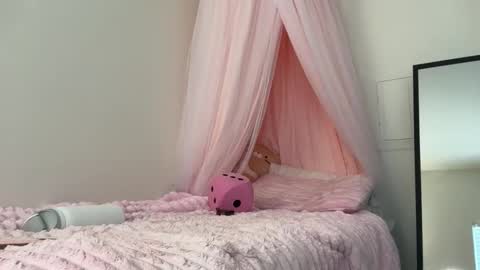 Clara online show from 04.18.26