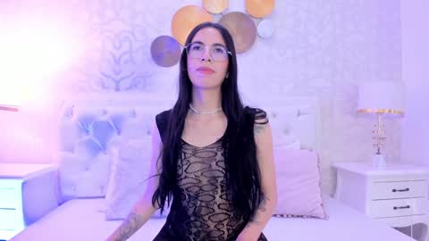 Snapshot of clarisse28 chatting on 01.09.25 Mistress Clarisse online show from 01.09.25