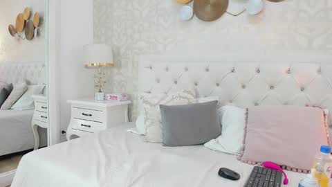 Snapshot of clarisse28 chatting on 02.06.25 Mistress Clarisse online show from 02.06.25