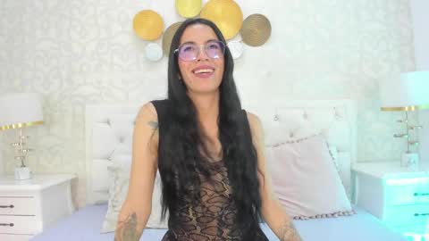 Snapshot of clarisse28 chatting on 02.09.25 Mistress Clarisse online show from 02.09.25
