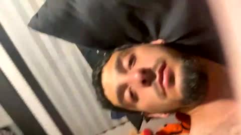 Snapshot of clarkshammer95 chatting on 02.19.25 clarkshammer95 online show from 02.19.25