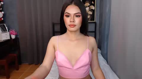 Snapshot of classy_maika chatting on 02.03.25 maika online show from 02.03.25