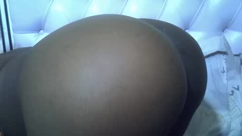 Snapshot of classy_zoey chatting on 10.10.25 classy_zoey online show from 10.10.25