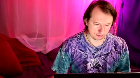 Snapshot of claudia_and_elon chatting on 10.04.25 Claudia Cyberfox and Elon online show from 10.04.25