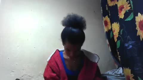 Snapshot of claudiannah chatting on 09.22.25 claudianne online show from 09.22.25