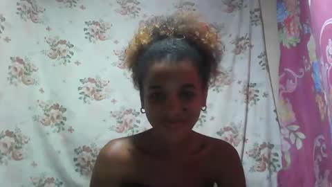 Snapshot of claudiannah chatting on 12.01.25 claudianne online show from 12.01.25